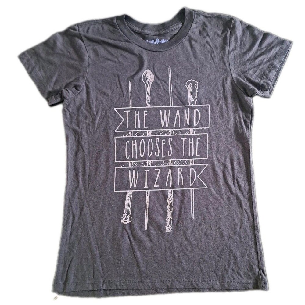 Harry Potter Juniors T-Shirt Small New The Wand Chooses The Wizard Graphic Tee